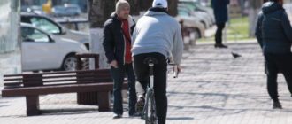 Може ли да се кара велосипед по тротоари: функции и забрани