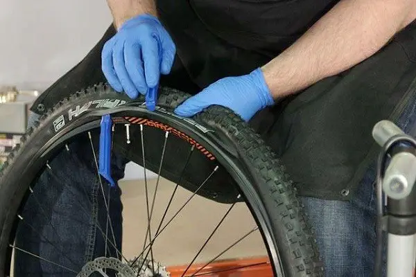 смяна на велосипедна гума